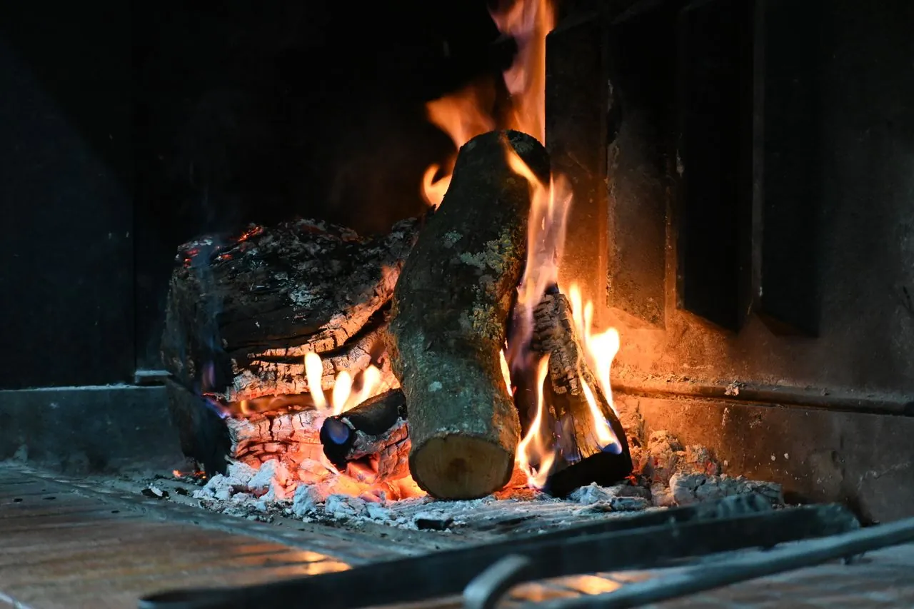 Ramoneur en Vendée - entretien de poêle à bois et cheminée par Olonne Ramonage